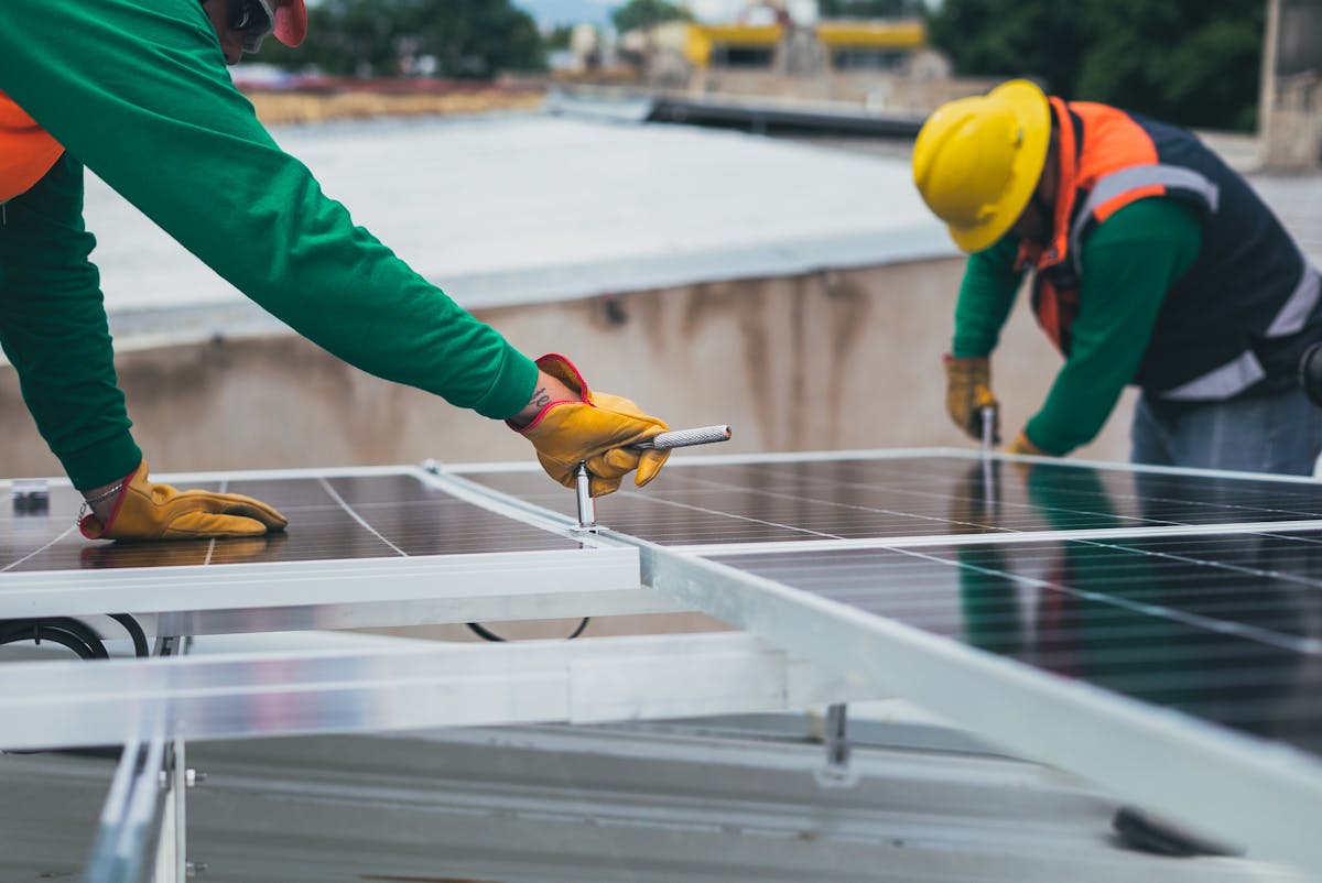 Solar Battery Types Compared: Lithium vs Lead-Acid vs Emerging Tech