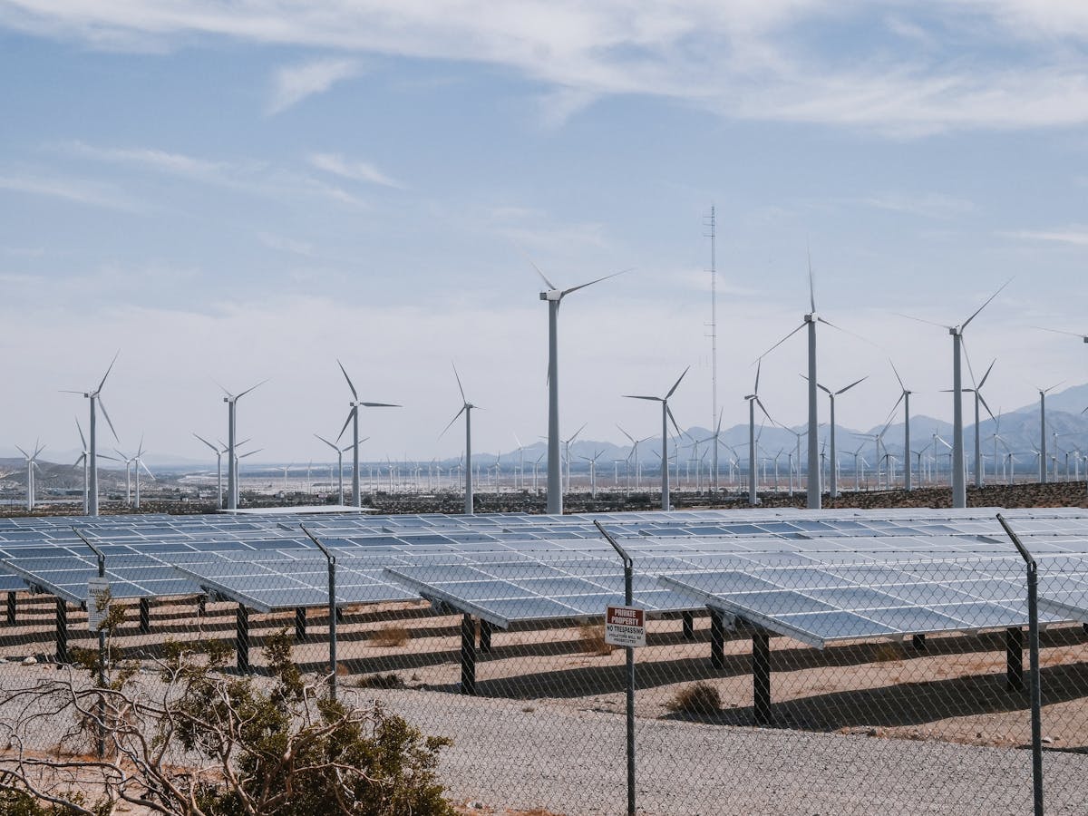 Solar-Powered EV Charging: How to Drive on Sunshine