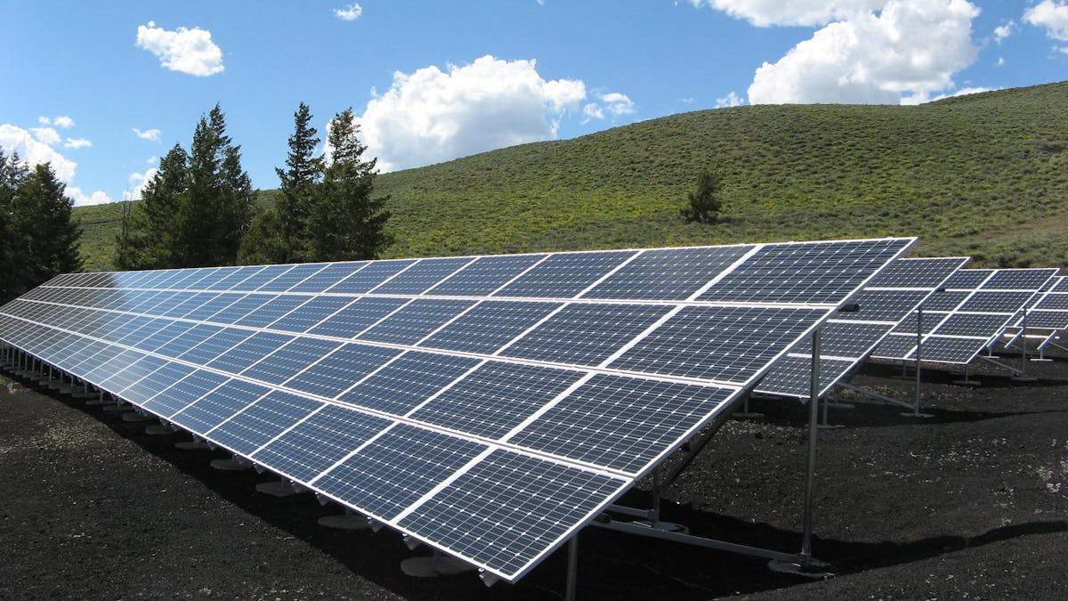 Solar Farms Explained: How Large-Scale Solar Power Works