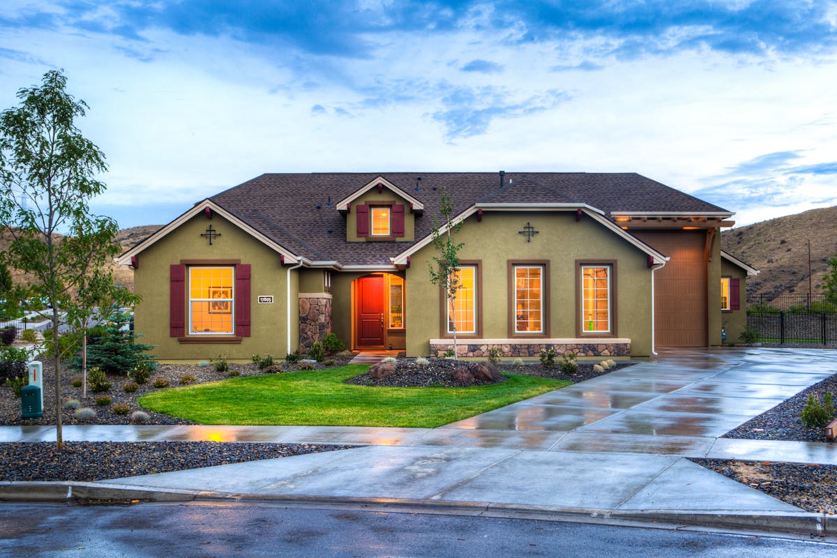 Solar Panels and Your HOA: Know Your Rights and Navigate the Approval Process