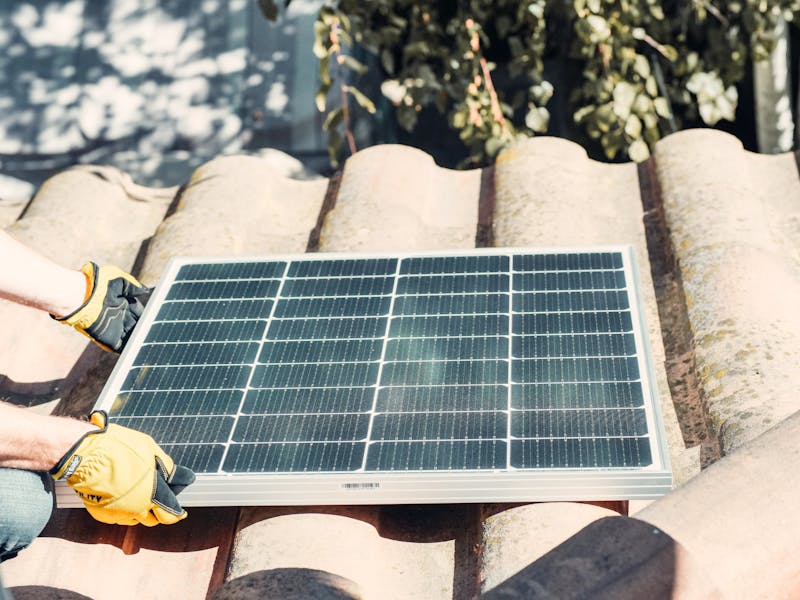 How to Choose the Best Solar Installer: Red Flags, Questions, and Tips