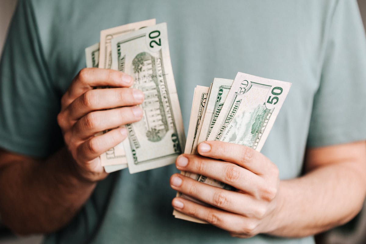 The Federal Solar Tax Credit Explained: How to Save 30% on Your Solar Installation